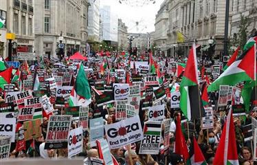 تباين مواقف الشعوب والحكومات الأوروبية تجاه الحرب على غزة